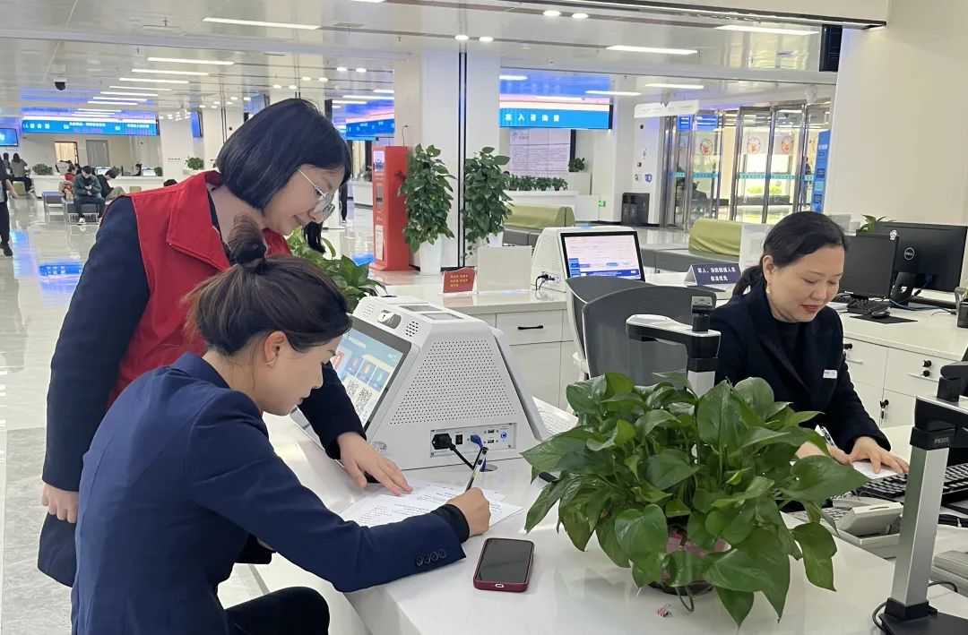 27586小时！雨花市民之家“花花帮”志愿服务暖心便民