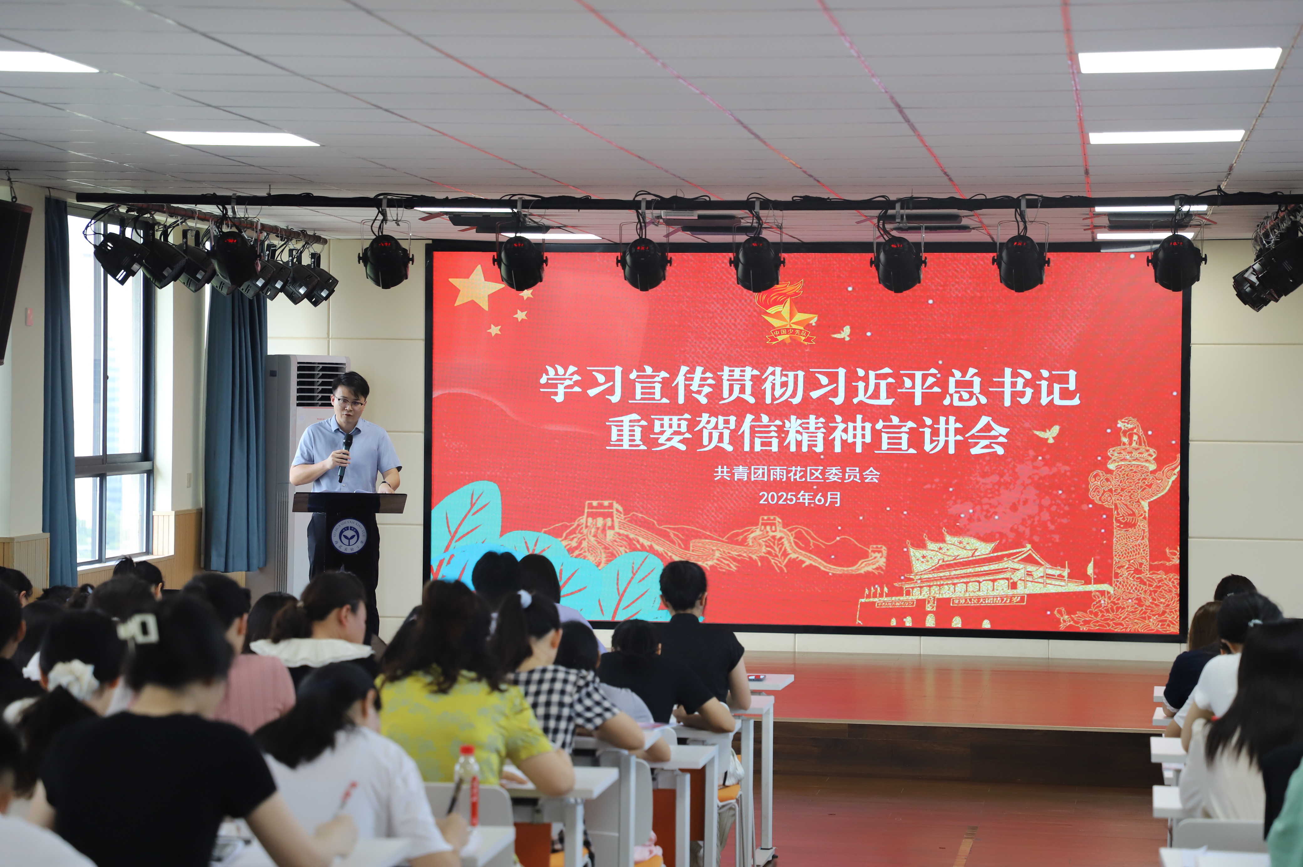 ceb40eeaf8ef93280ba0aa371a9edcc.jpg